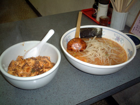 陳マーボー丼とみそラーメン